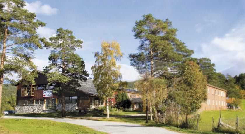 Dovrefjell Hotel Dombås Esterno foto